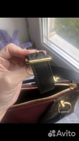 Сумка Louis Vuitton V tote MM
