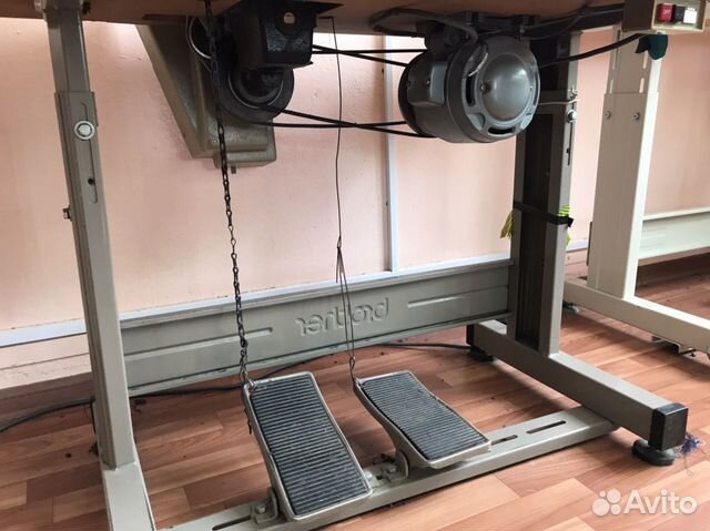 Петельная швейная машинка brother LH4-B814-2 Петельная швейная машинка brother LH4-B814-2