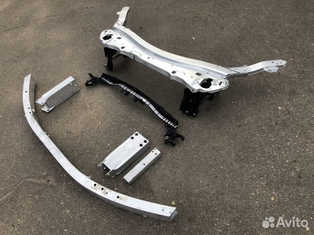 Передняя панель в сборе телевизор Mercedes E213