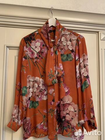 Блузка Gucci, размер s, состояние новой, 100 шёлк
