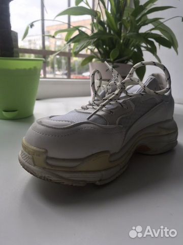 Кроссовки женские