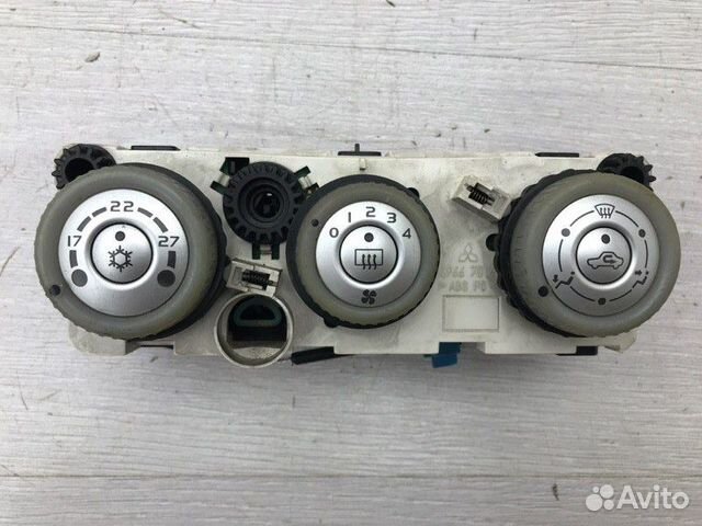 Блок управления печкой Mitsubishi Colt Z34A 4A90 Блок управления печкой Mitsubishi Colt Z34A 4A90