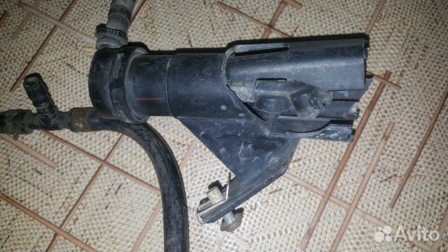 Тойота Авенсис 2006 г. форсунки омывателя фар Тойота Авенсис 2006 г. форсунки омывателя фар