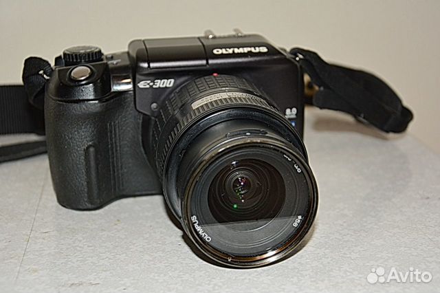 Цифровой фотоаппарат Olympus E300 Цифровой фотоаппарат Olympus E300