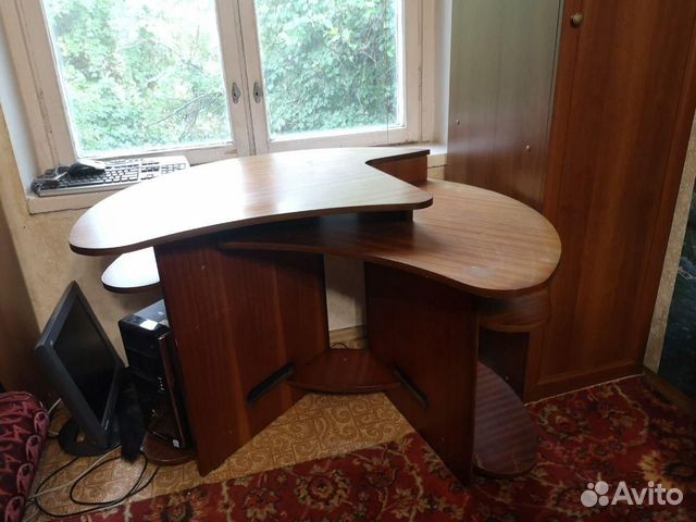 Компьютерный стол бесплатно