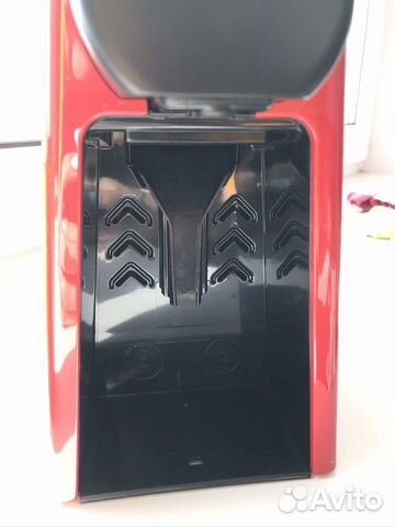 Кофемашина Nespresso Essenza Mini Ruby Red Кофемашина Nespresso Essenza Mini Ruby Red