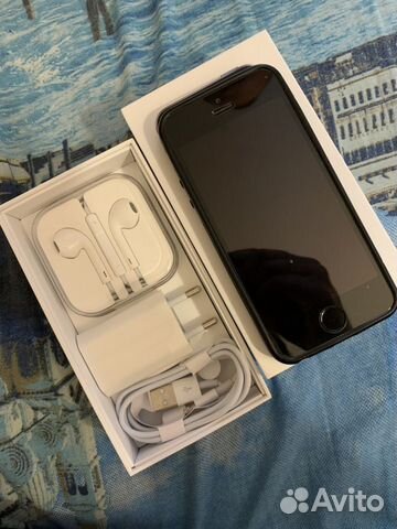 Телефон iPhone SE 128
