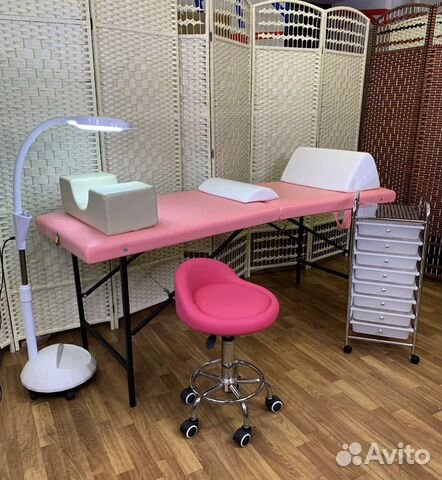 Массажный стол.кушетка. с вырезом и без