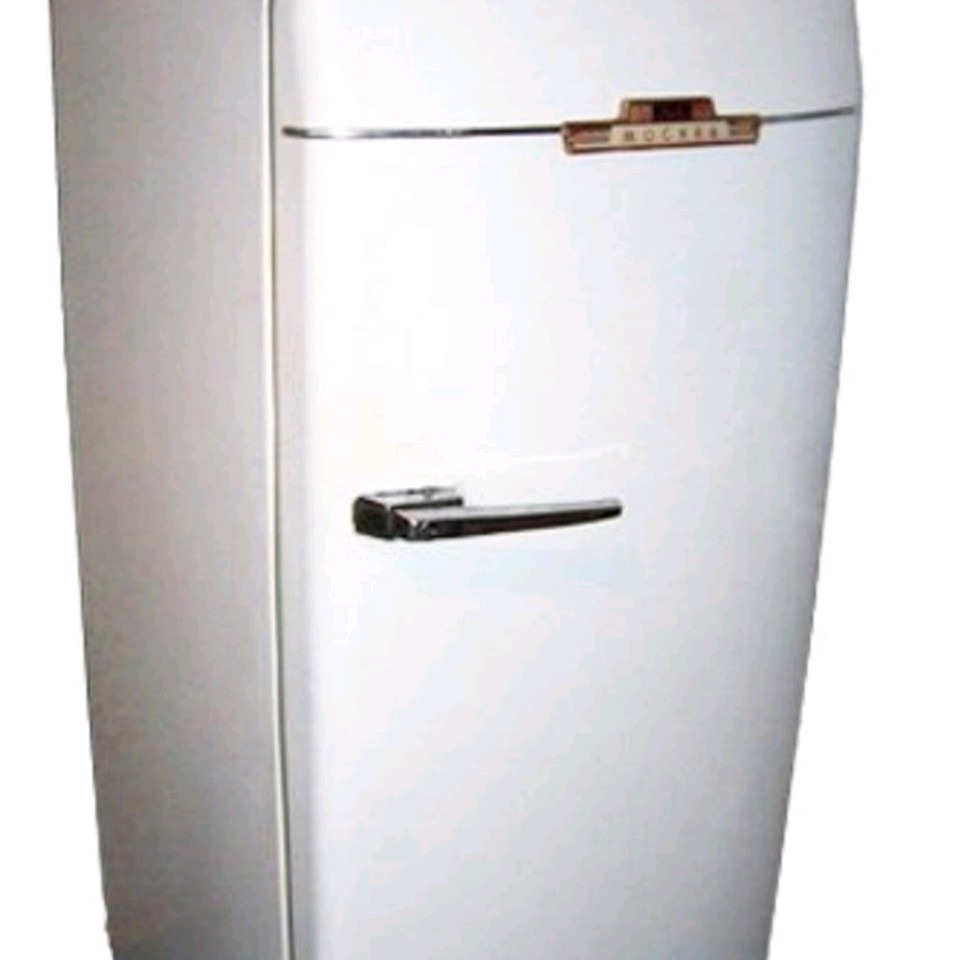 Холодильник частные объявления. ХТЗ-120 холодильник. Первый холодильник ХТЗ-120. Холодильник ХТЗ-120 1939. Холодильник ЗИЛ 109-2.