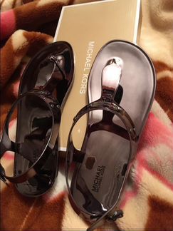 Продам новые сандалии MK Michael Kors