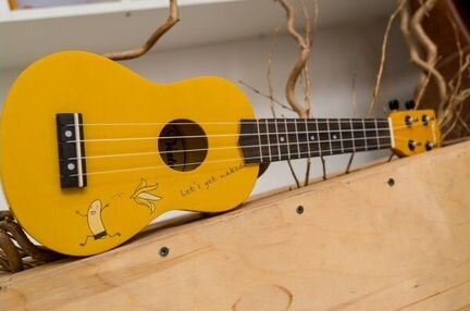 Veston KUS 25 banana - Укулеле сопрано (новое)