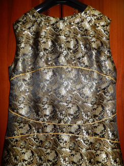 Платье-футляр (парча) 44-46 размер