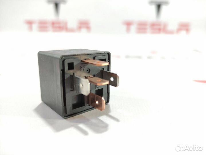 Реле блока предохранителей Tesla Model S 2014