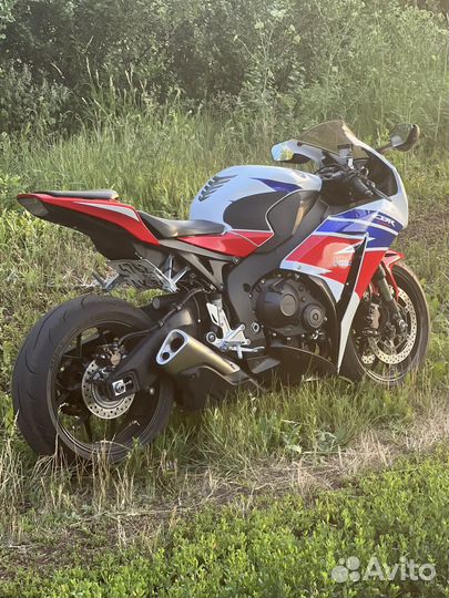 Honda CBR1000RR/RA