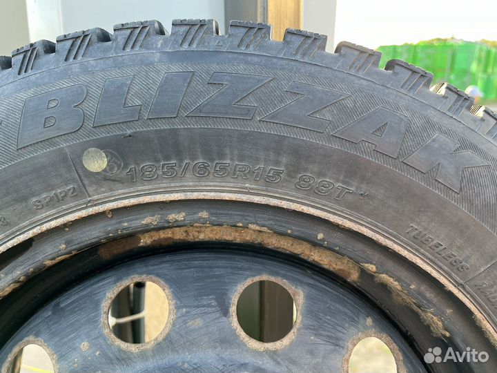 Bridgestone Blizzak Spike-01 185/65 R15 88T