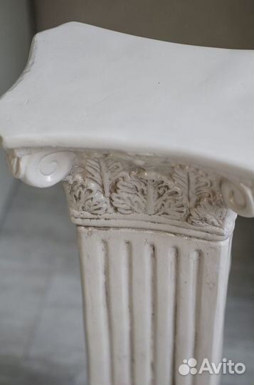 Колонна статуя