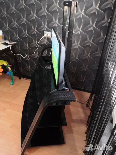 Стеклянная тумба