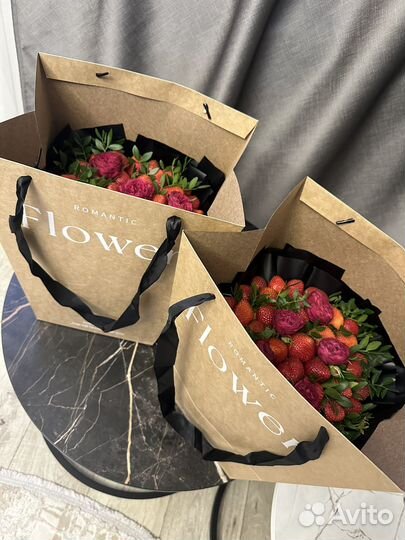 Сьедобный букет из клубники