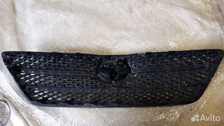 Решётка радиатора Toyota Corolla 120