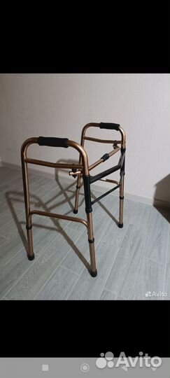 Медицинская кровать