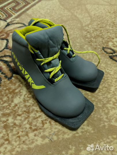 Лыжные ботинки