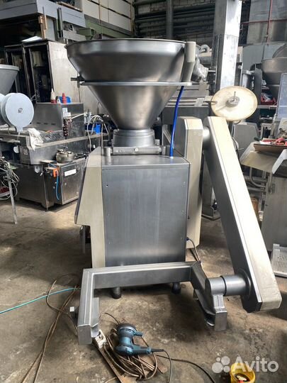 Вакуумный шприц Handtmann VF-100