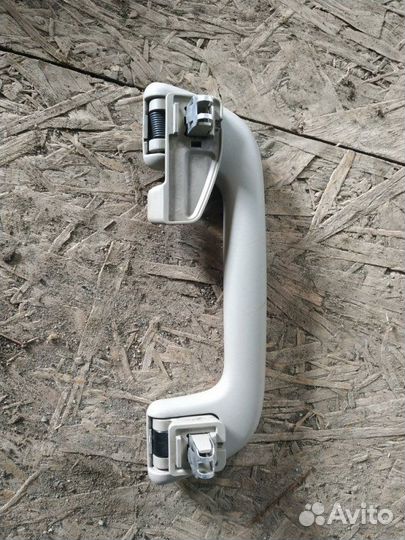 Ручка потолочная задняя левая Toyota Prius NHW20