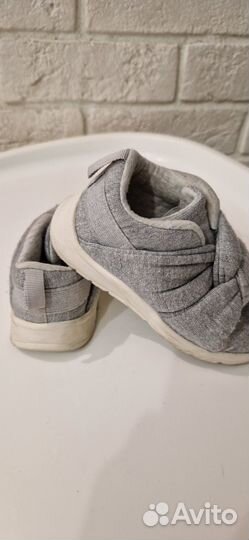 Кроссовки для девочки zara