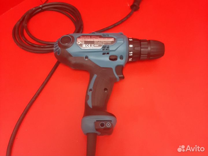 Шуруповерт сетевой makita df0300