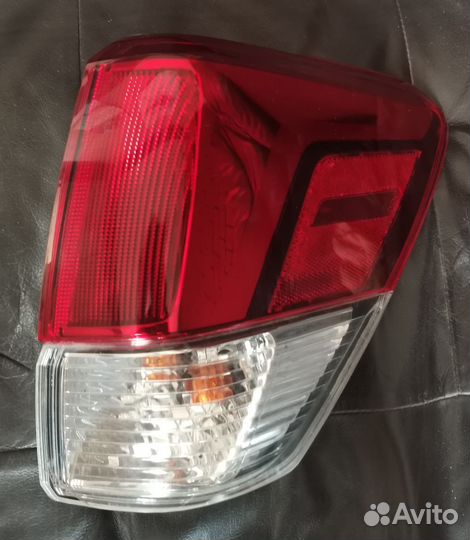 Subaru forester 5 sk 2018 фонарь задний правый LED
