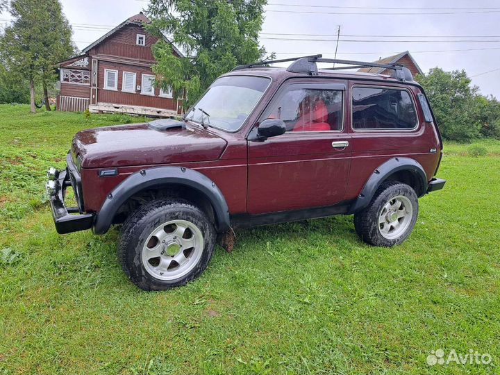 LADA 4x4 (Нива) 1.7 МТ, 2001, 235 000 км