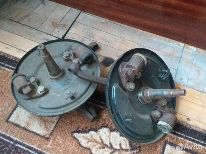 Поворотный кулак Москвич 412 продам