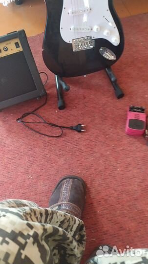 Электрогитара с комбиком бу