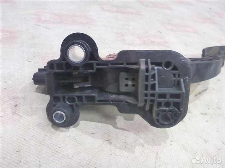 Педаль газа Mitsubishi Outlander CW5W 6B31 2008