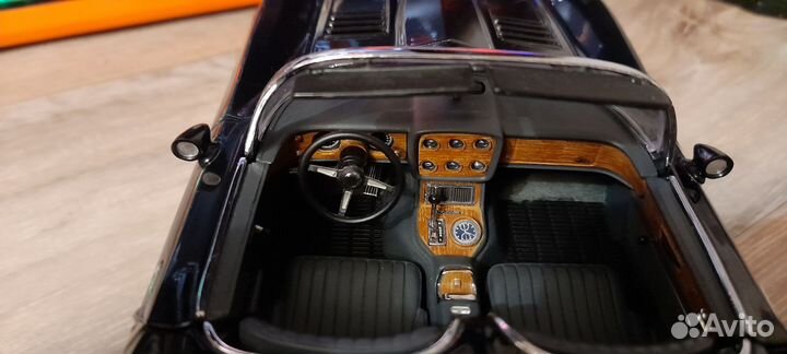 Chevrolet Corvette Mako Shark 1961 1:18