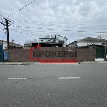 Дом 212 м² на участке 3,3 сот.