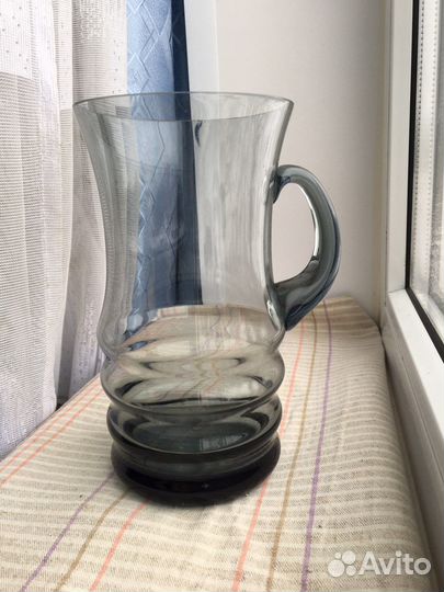 Кувшин из стекла графитного цвета