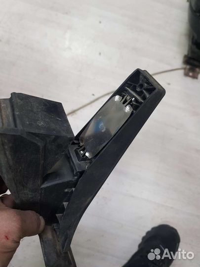 Бесштоковая педаль газа на бмв