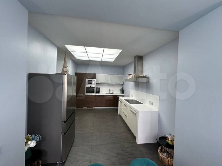 5-к. квартира, 200 м², 9/14 эт.