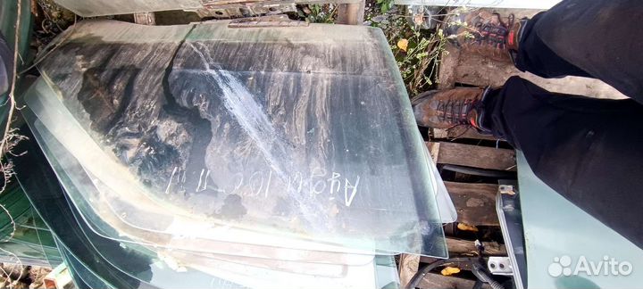 Стекло Audi 100
