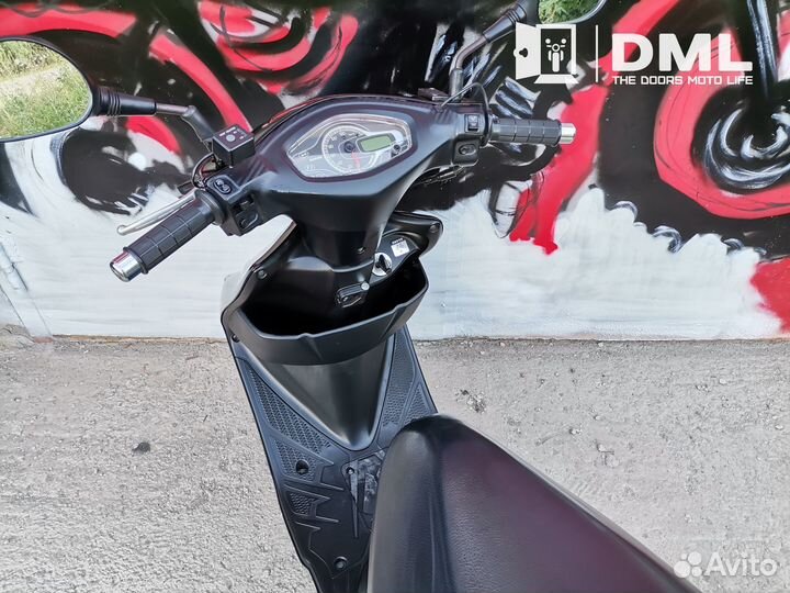 Японский скутер Suzuki Address V125S