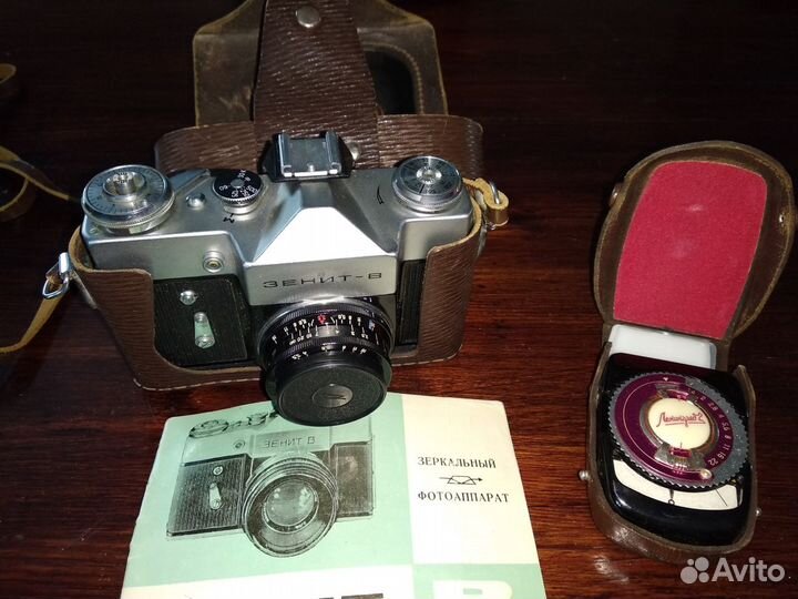 Зеркальный фотоаппарат Зенит Е