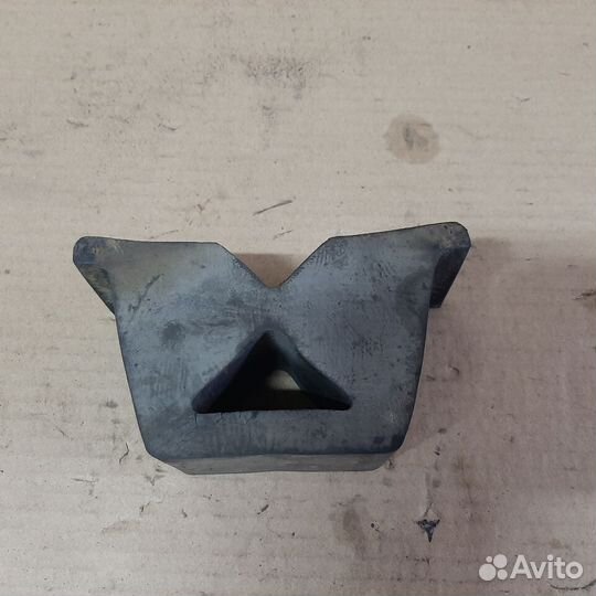 Здний отбойник спринтер W901