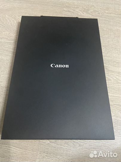 Продаю сканер canonscan lide 300
