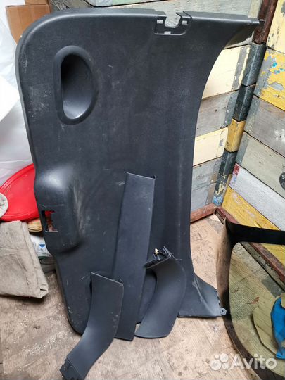Обшивка крышки (двери) багажника Renault Megane 3