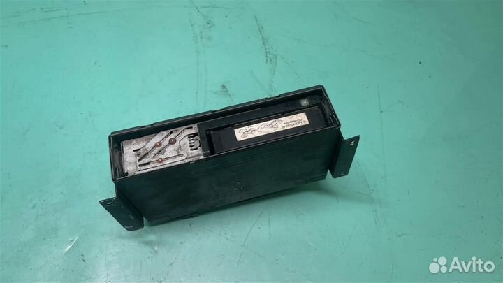 Cd changer #:6581 Mercedes Benz W220 S-Class 199