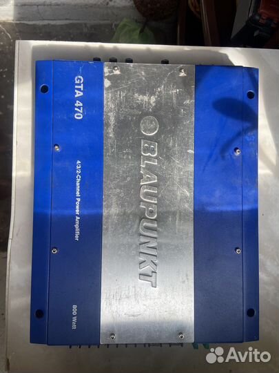 Сабвуфер и усилитель в автомобиль