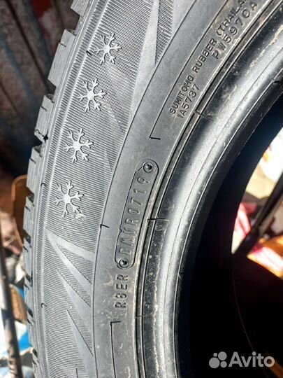 Dunlop Grandtrek Ice 02 215/60 R17
