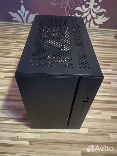 Корпус для компьютера montech sky one mini