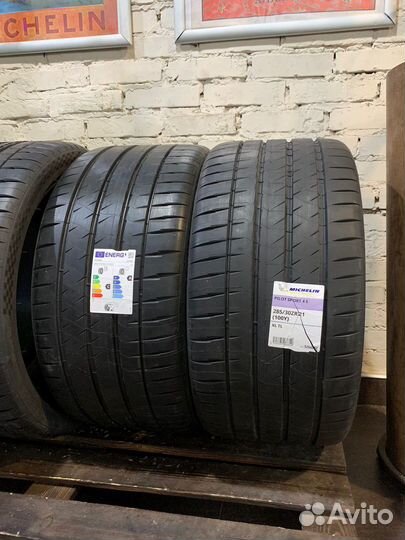 Michelin Pilot Sport 4 S 255/35 R21 и 285/30 R21